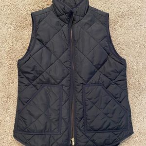 Size small j crew vest, great condition
